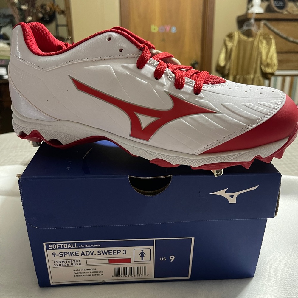 Mizuno 9-Spike Metal Softball Cleats Sz 9